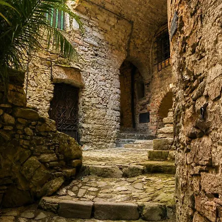 Guest house La Rocca Sospesa - Il Nido Apricale